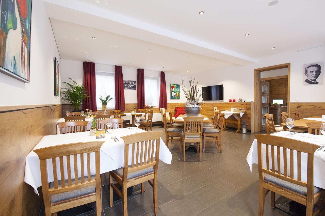 Hotel Sieben Linden Lauterbach  Bagian luar foto